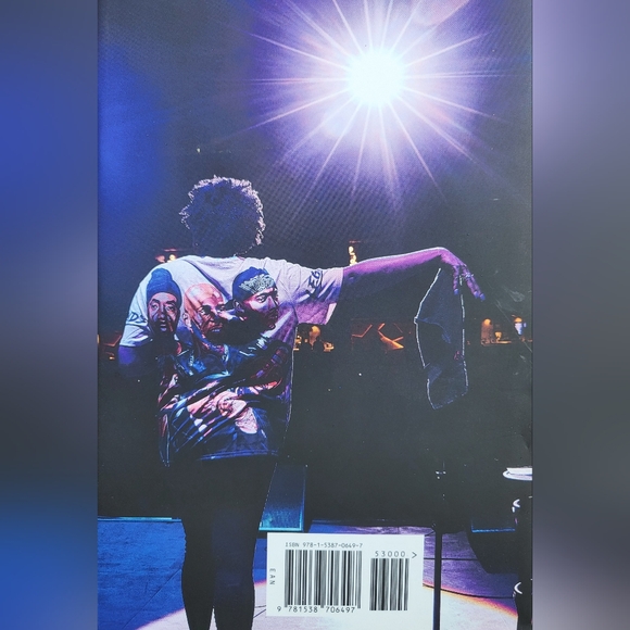 "Leslie F*cking Jones" Book - Picture 4 of 4